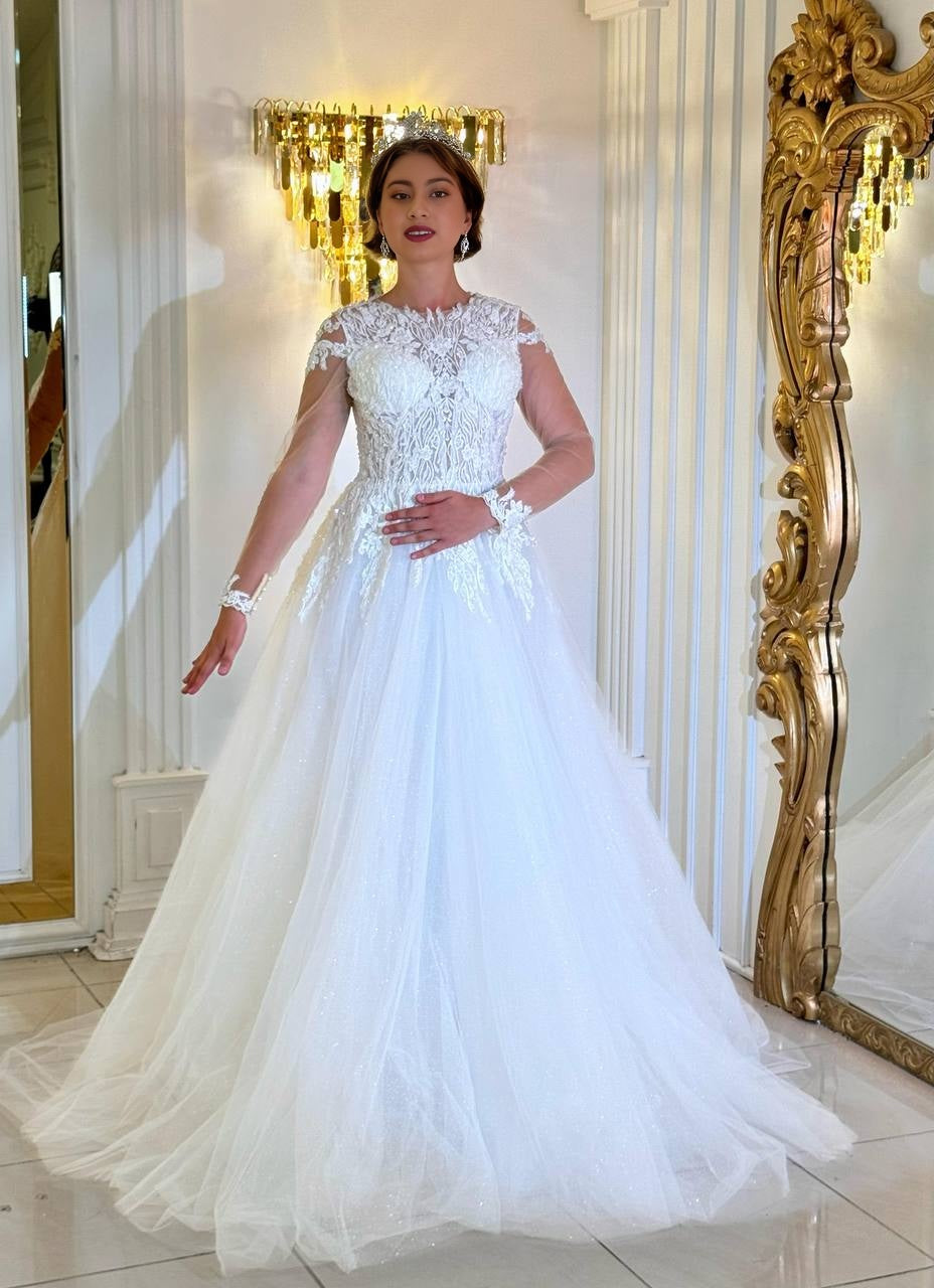 Royales Brautkleid "Majestät" mit Langarm-Spitzenkorsett und schimmerndem Glitzer-Tüllrock