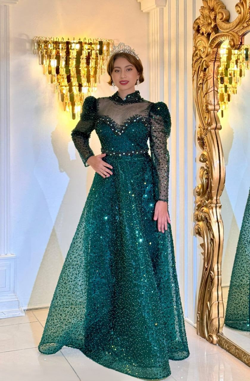 Eleganza – The glittering princess dream with a noble stand-up collar