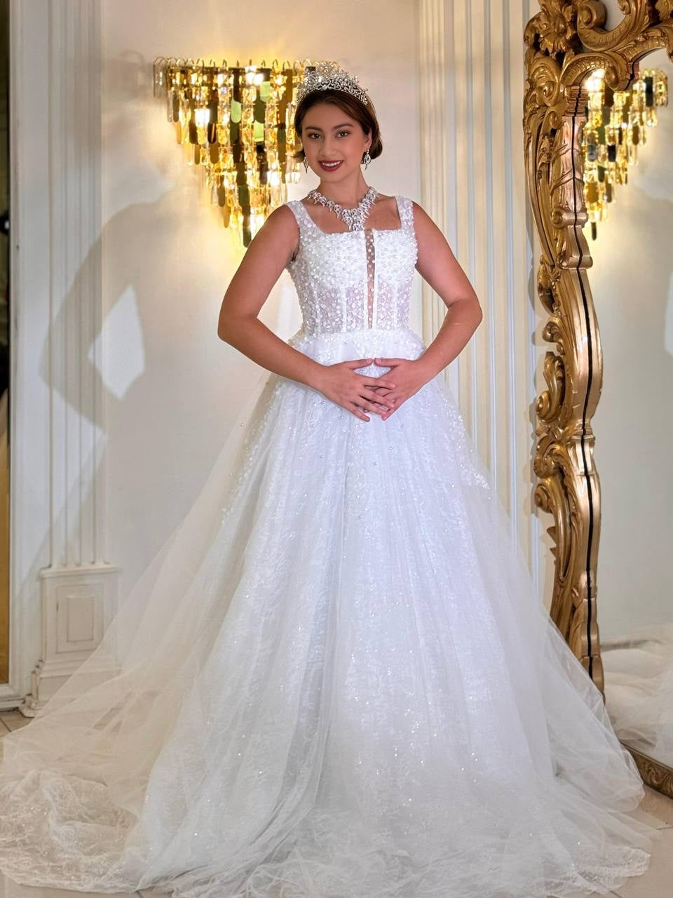 Celestial Glow – The fairytale wedding dress with illusion corset