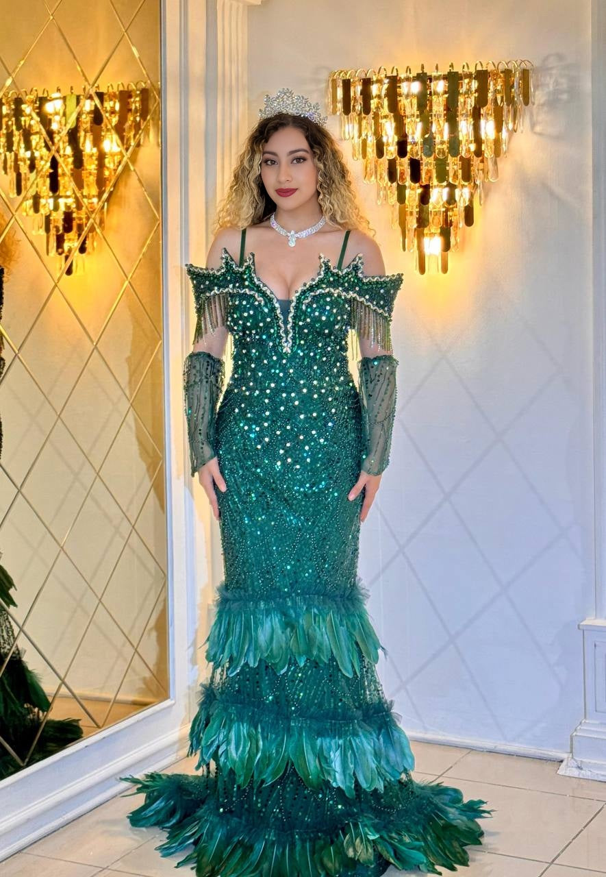 Emerald Envy – The mermaid evening dress with feather skirt