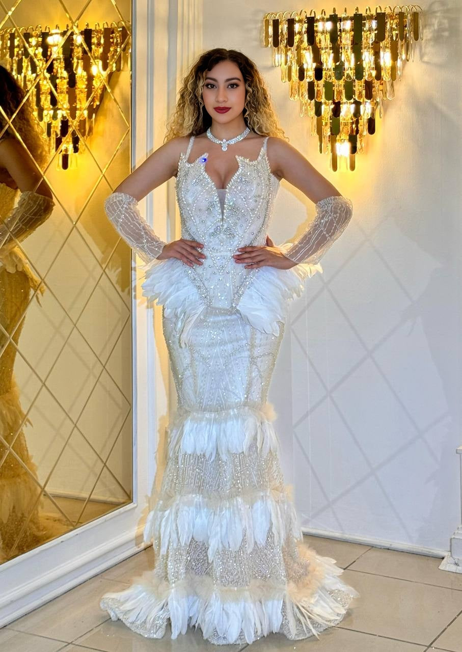 Swan Princess – The glamorous mermaid dress with feathers and glitter